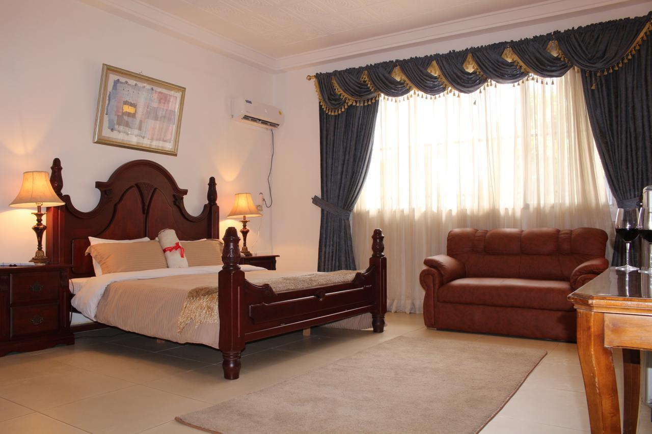 Embassy Suites Hotel Монровия Экстерьер фото
